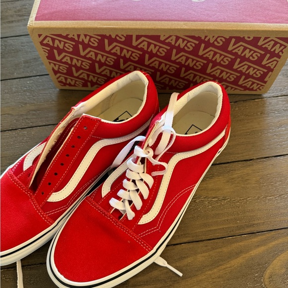 NWT Vans Unisex Closed-Toe Trainers ladies size 9.5 red/white - Picture 3 of 7
